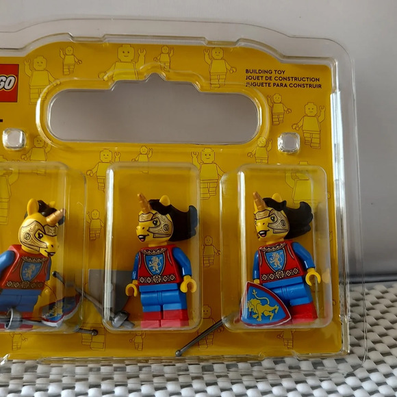 Lego Minifigures Unicorn Knights with Accessories 3pcs - Picture 3 of 3